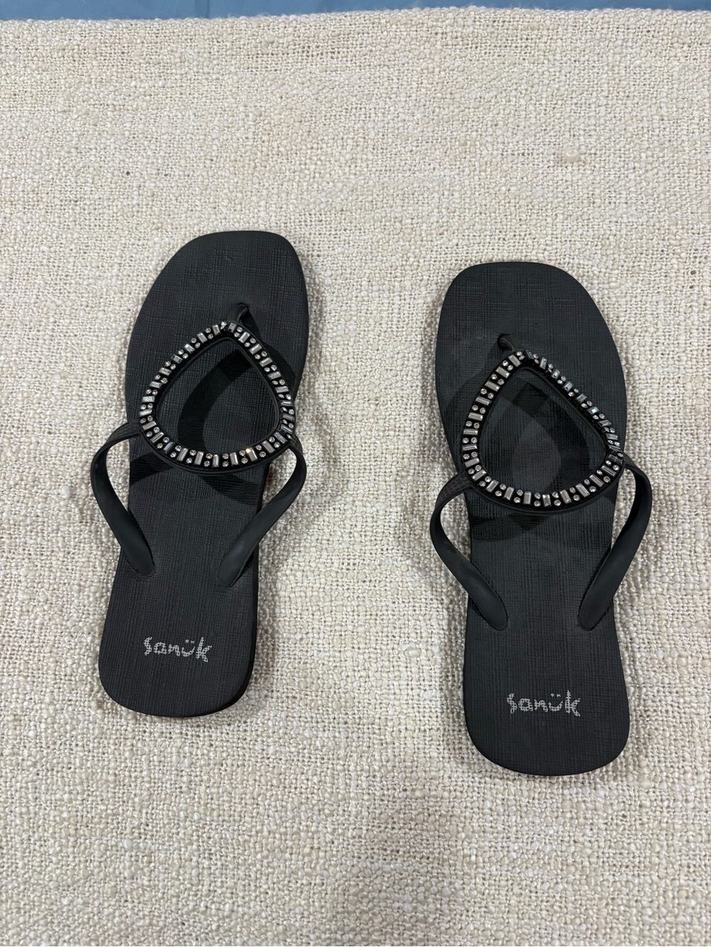 Sanuk Black Teardrop Rhinestone Strap Flip Flop Sandals